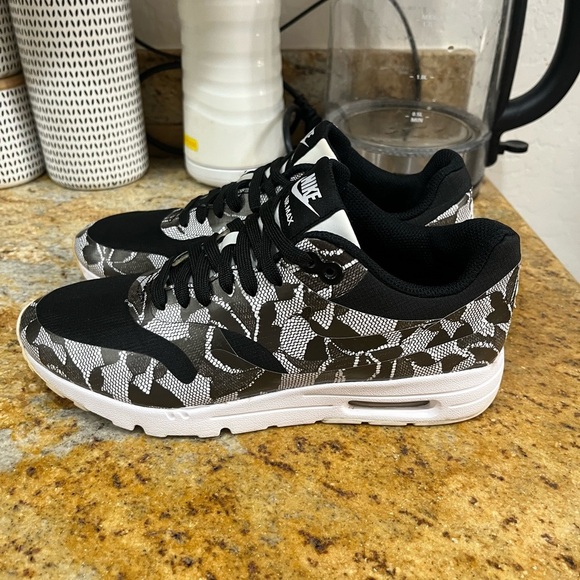 Nike Air Max 1 Ultra SP Black White size 7.5 - Picture 3 of 9